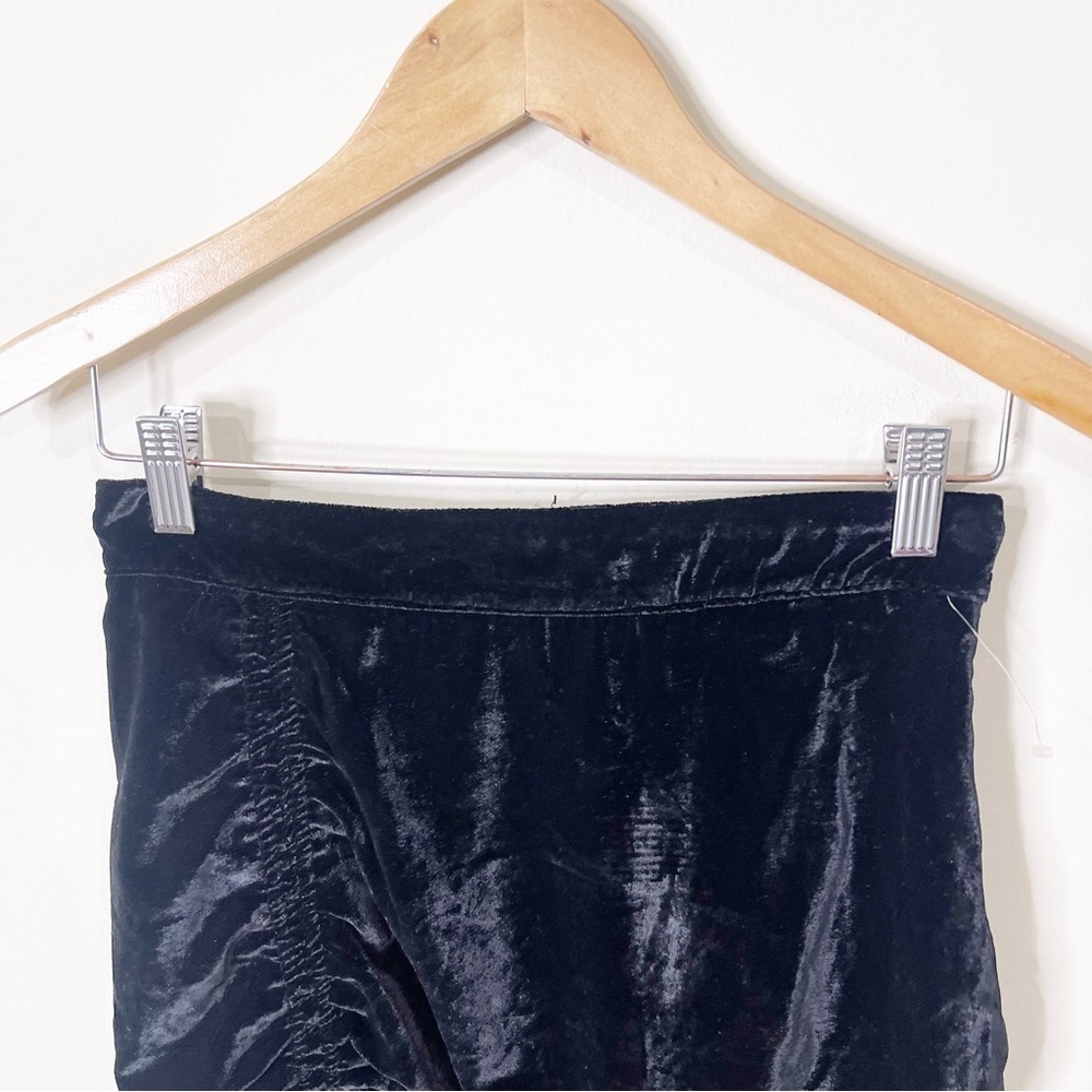 Free People Revolve Black Vivienne Velvet Mini Skirt Size 2 US NWOT - Picture 3 of 6